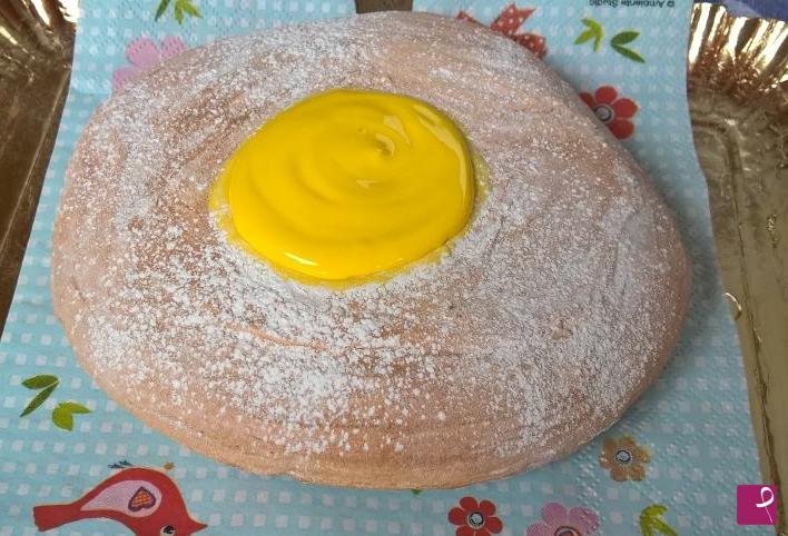 quadri in vendita online - Brioche alla crema (tecnica pittura su pietra)