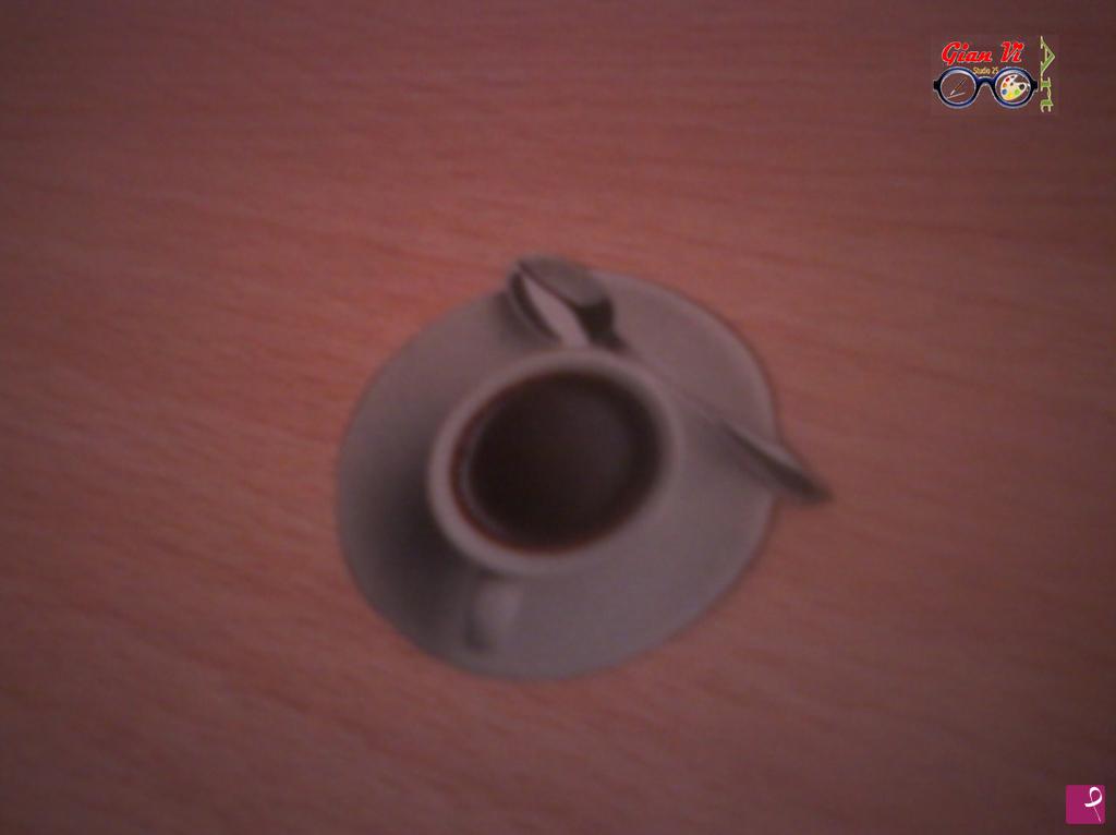 quadri in vendita online - Ceci n'est pas une tasse de café - Omaggio a Magritte 