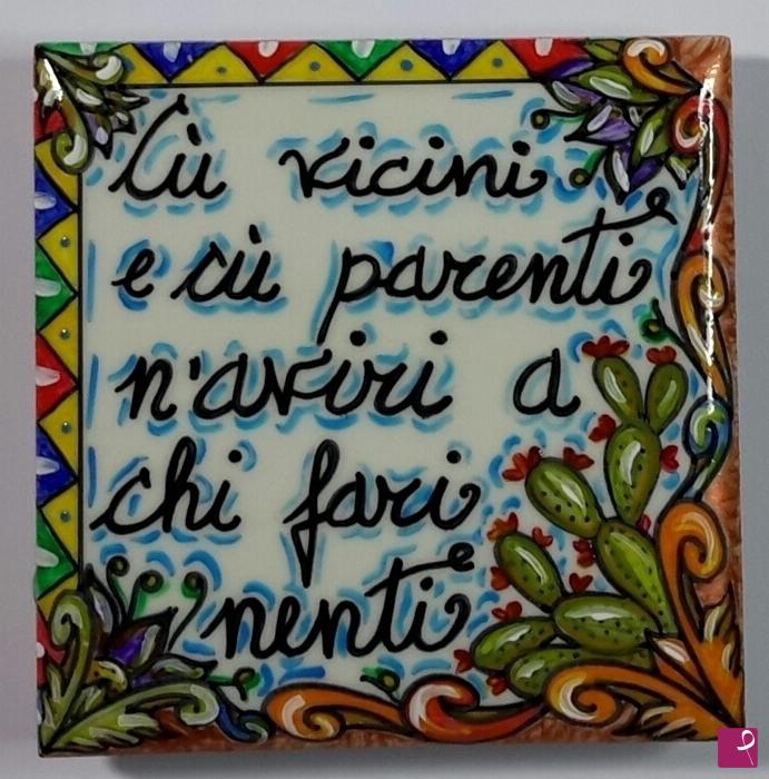 quadri in vendita online - Ceramica siciliana - collezione 2019 n.° 25  serie: proverbi siciliani
