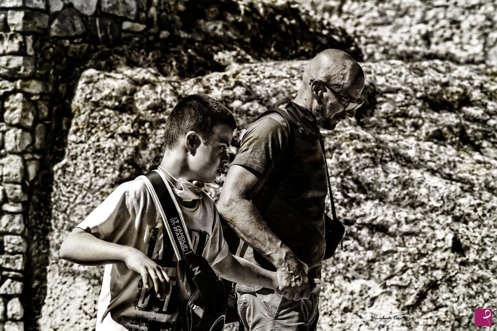 quadri in vendita online - "Esistono tanti modi per dare una mano a qualcuno.Talvolta c'è chi ha bisogno di una guida concreta, per poter affrontare al meglio, la vita"