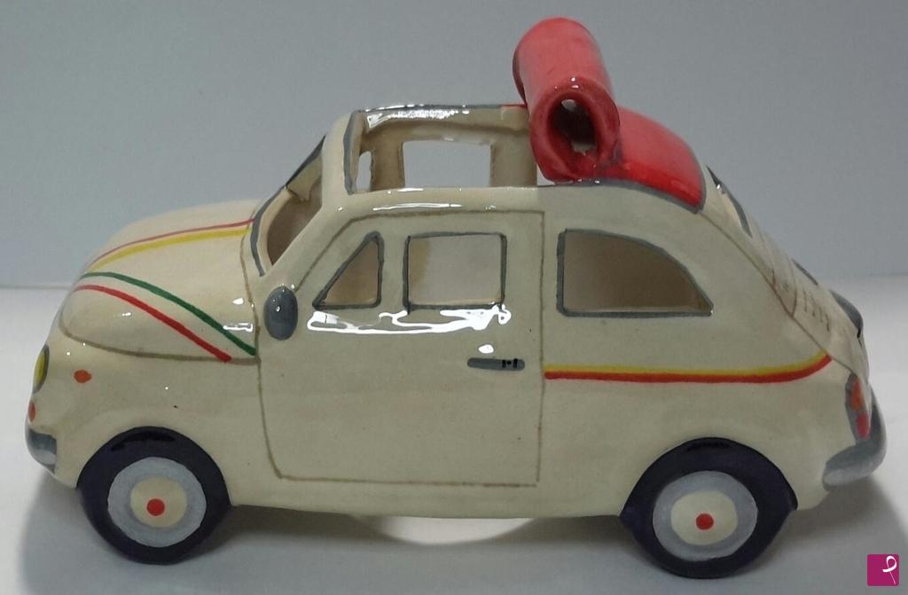quadri in vendita online - FIAT 500 "Bandiere" in ceramica artistica siciliana.