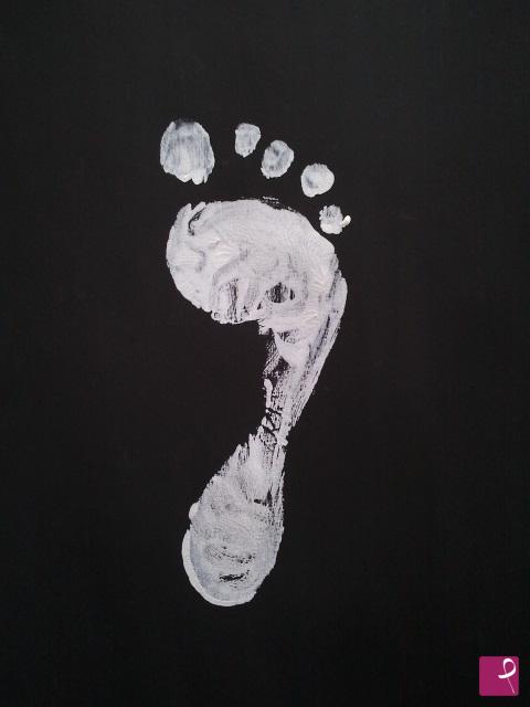 quadri in vendita online - Footprint : dipinto con i piedi.
