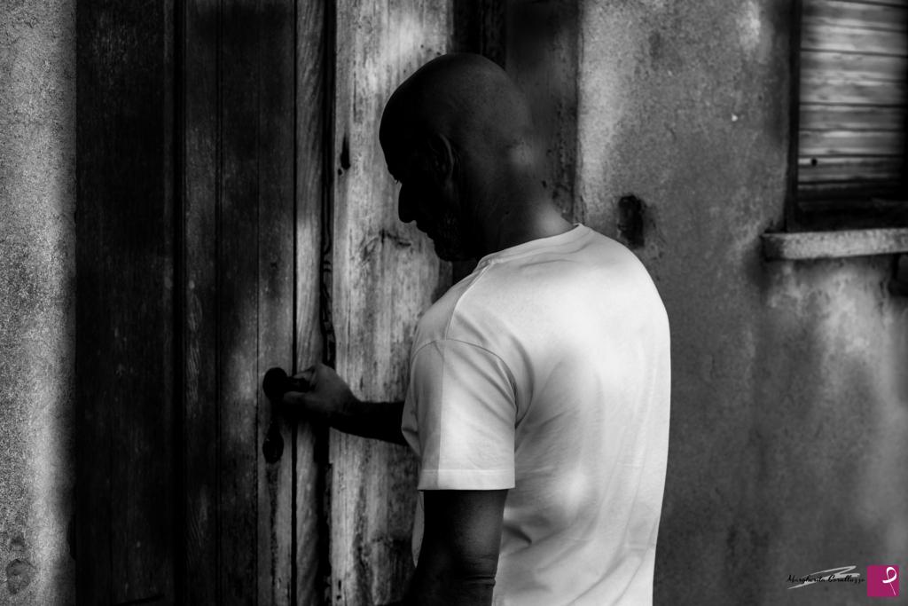 quadri in vendita online - "Ho bisogno di conoscere il mio passato"