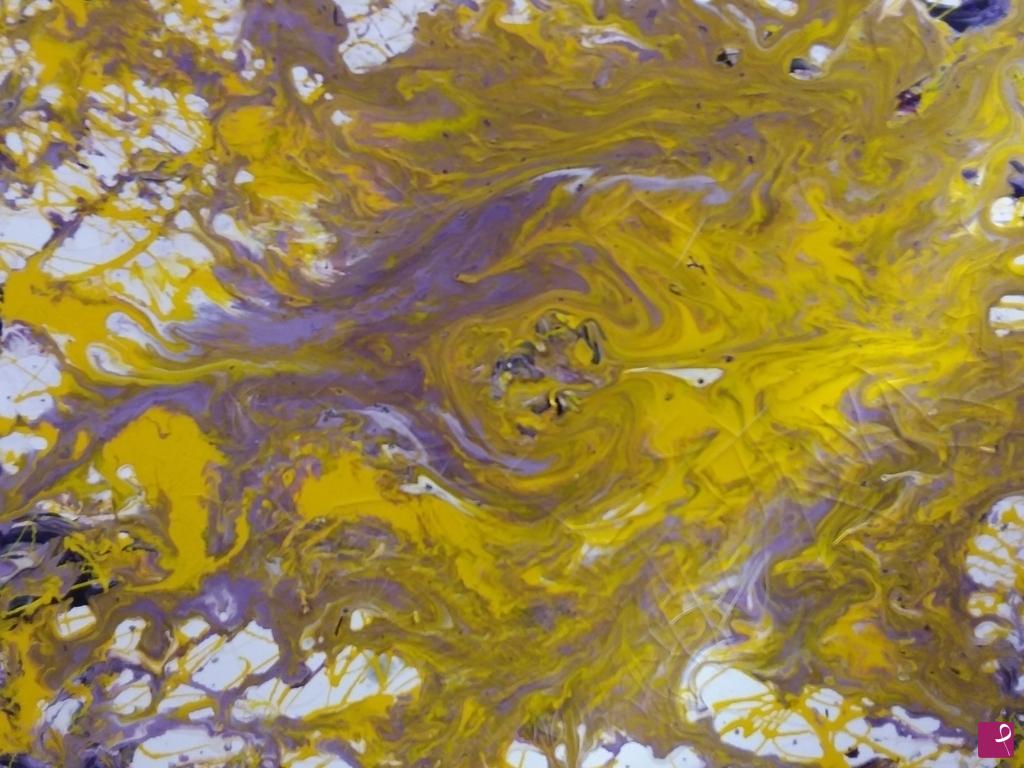 quadri in vendita online - Il virus viola che contamina il giallo sole 