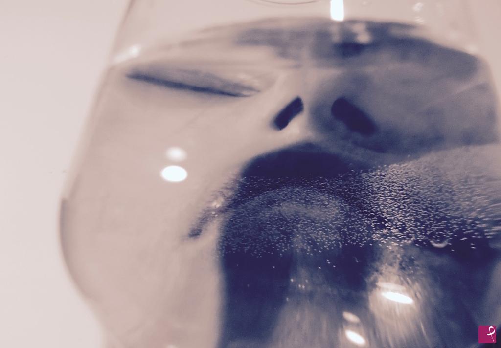 quadri in vendita online - In a glass