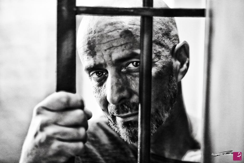 quadri in vendita online - "La strada della felicità è quella che conduce all'onestà, al sacrificio, alla verità, alla libertà interiore, alla giustizia, al perdono, all'umiltà, escludendo ogni bugia e autogiustificazione"