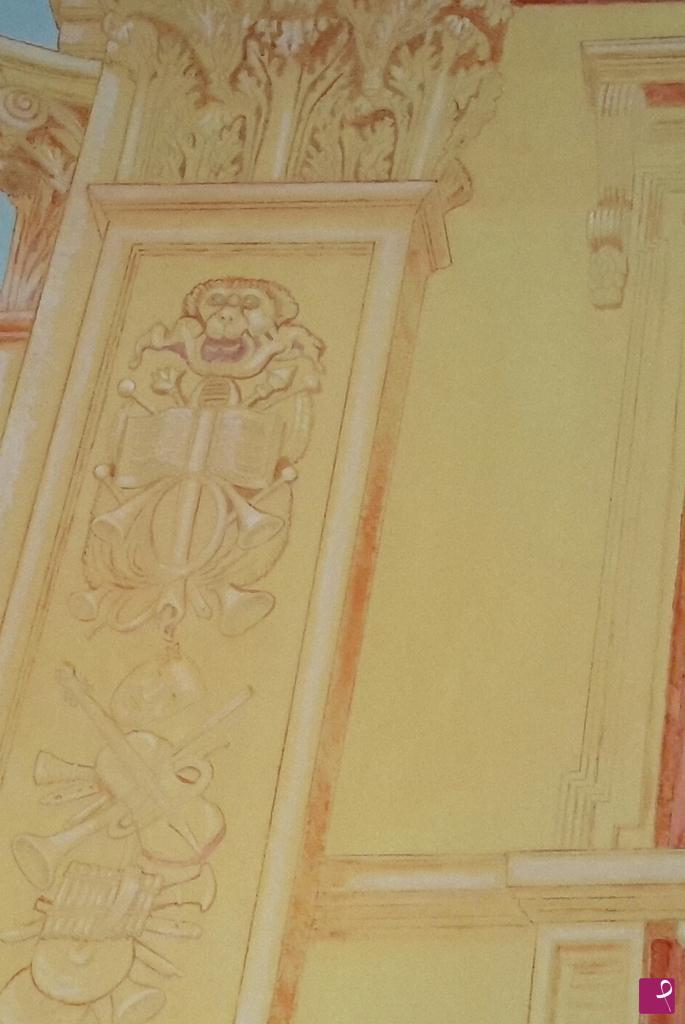 quadri in vendita online - Particolare  barocco -facciata  teatro   di   NOTO. 