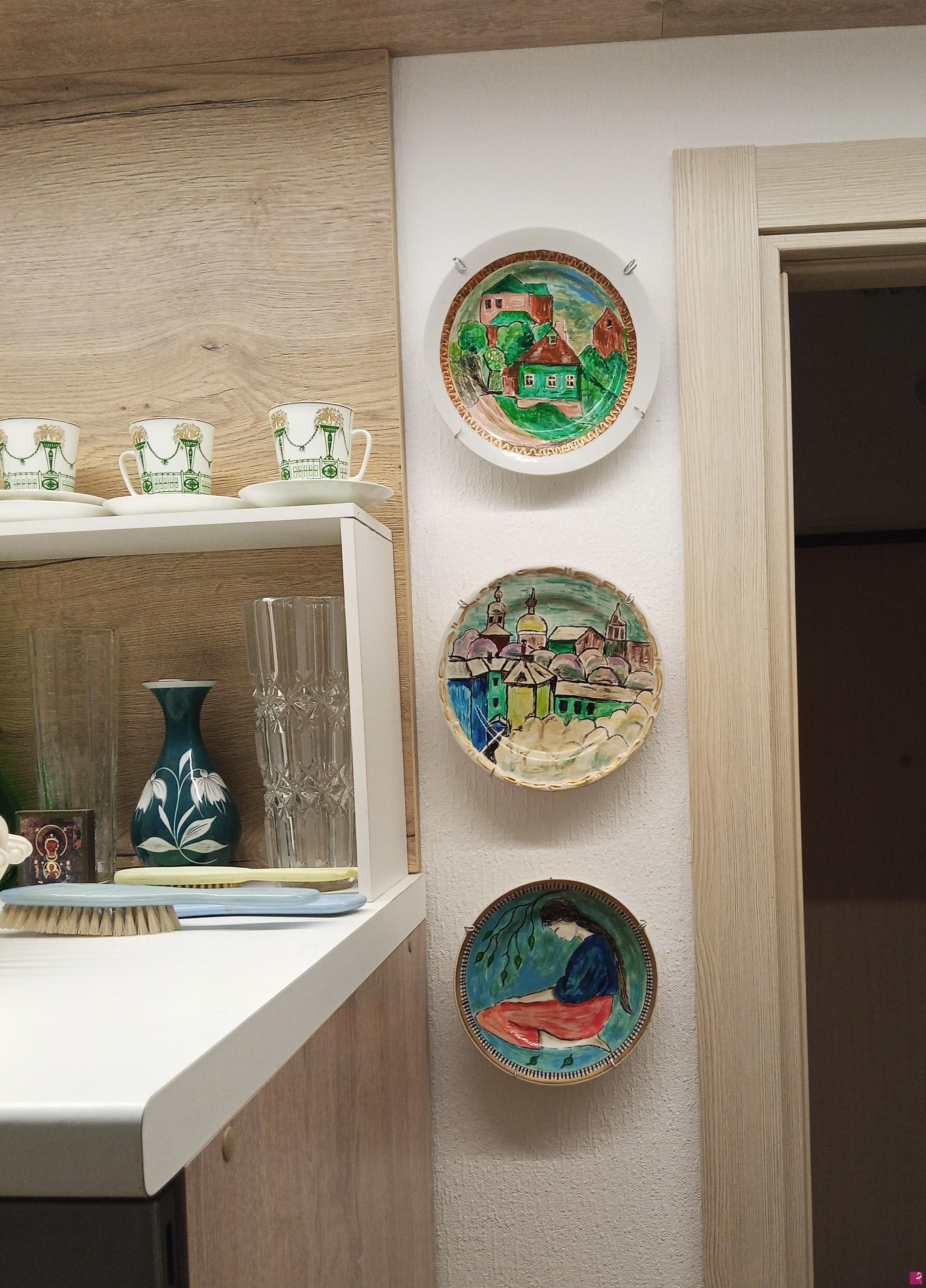 quadri in vendita online - Piatti di porcelana dipinti in interno.