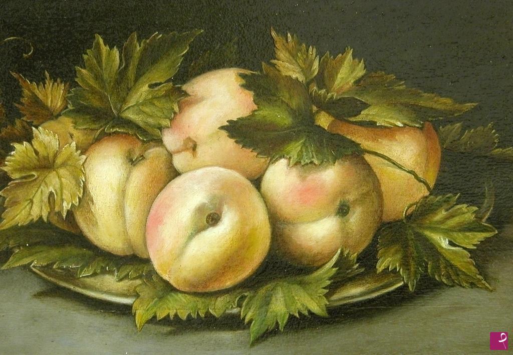 quadri in vendita online - Piatto metallico con pesche e foglie di vite.