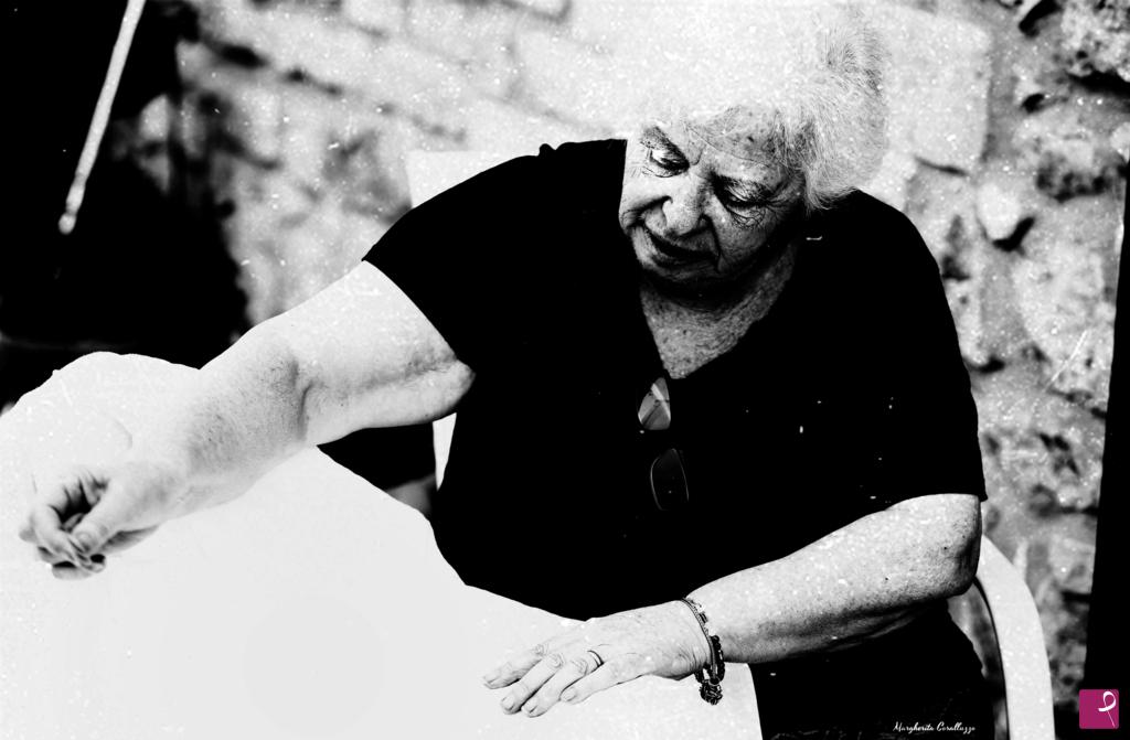 quadri in vendita online - "Ricamo un lenzuolo per mia figlia"