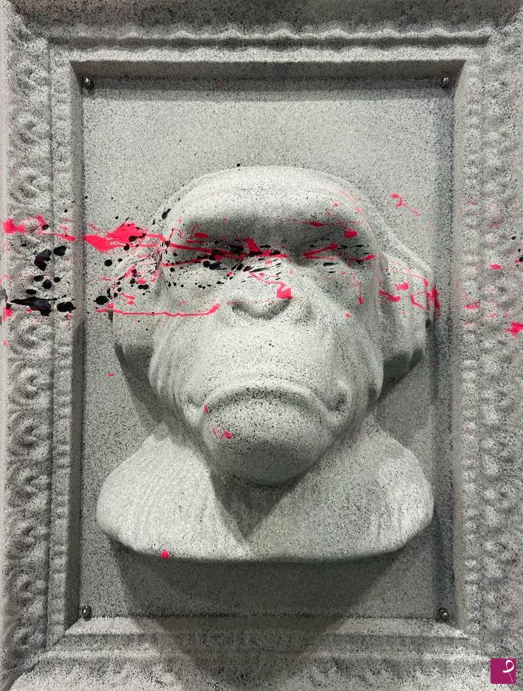 quadri in vendita online - Stone Girl Monkey